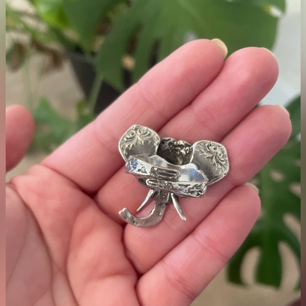 Vintage Sterling Silver Elephant Adjustable Spoon Ring - Picture 3 of 5